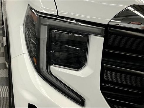 Used 2022 GMC Sierra 1500 Pro w/ Pro Value Package AWD/4WD image 32