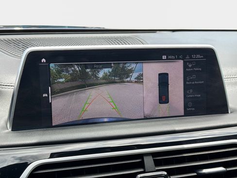 Used 2022 BMW 750i xDrive w/ Executive Package AWD/4WD image 28