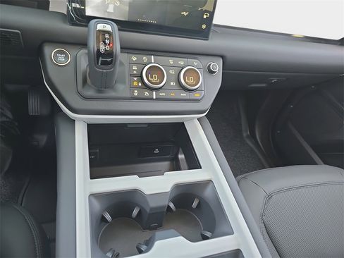 New 2025 Land Rover Defender 130 S image 26