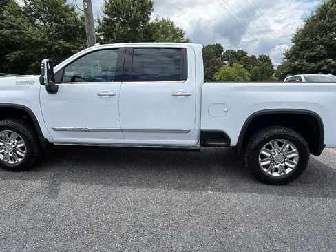 New 2026 Chevrolet Silverado 2500 High Country w/ High Country Premium Package AWD/4WD image 12