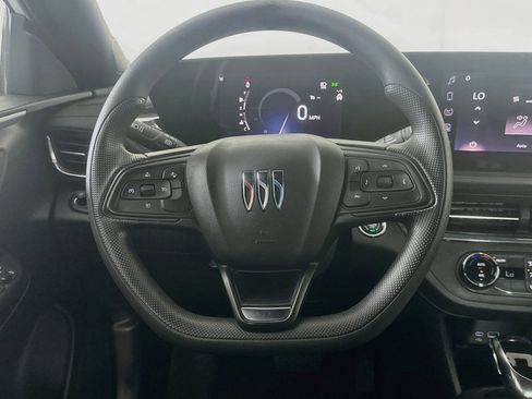 Used 2025 Buick Envista Preferred FWD image 17