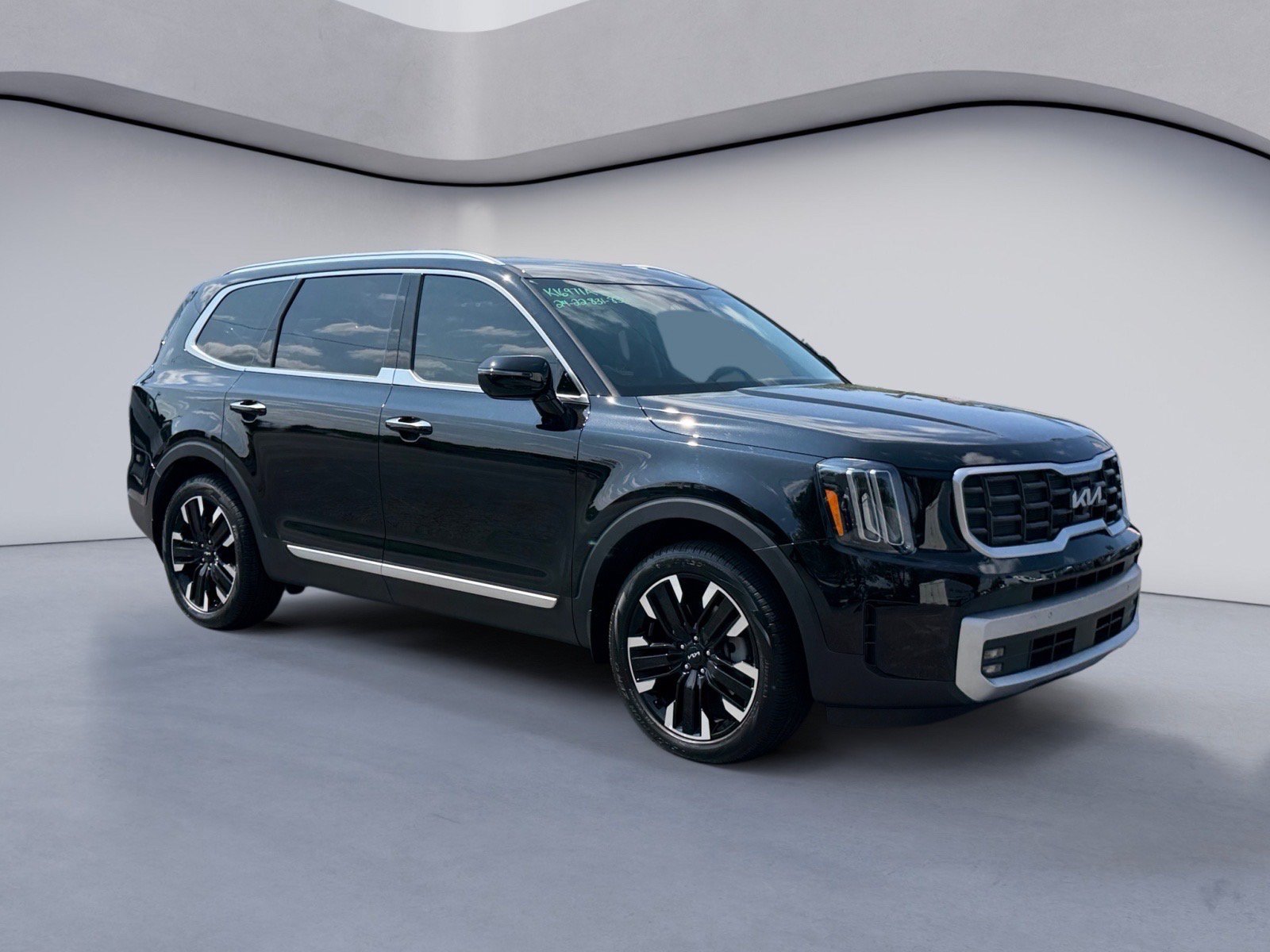 Used 2024 Kia Telluride SX w/ Towing Package FWD image 7