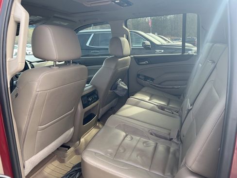 Used 2019 GMC Yukon XL SLT w/ Open Road Package image 4