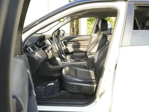 Used 2019 Land Rover Discovery Sport SE AWD/4WD image 16