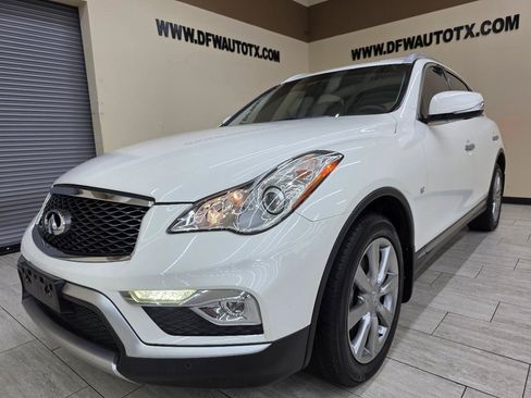 Used 2017 INFINITI QX50 2WD w/ Premium Plus Package image 2