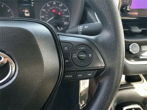 Certified 2025 Toyota Corolla LE image 15