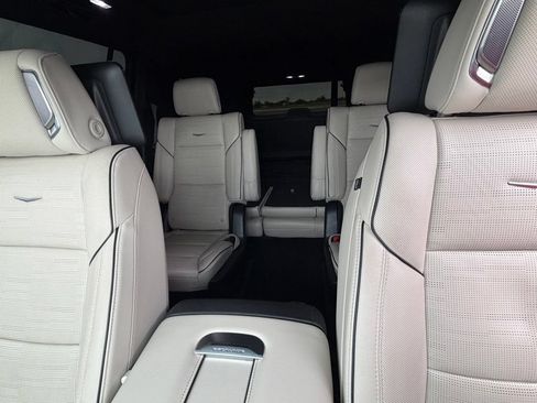 Used 2021 Cadillac Escalade ESV Sport w/ Driver Assist Tech Package AWD/4WD image 17