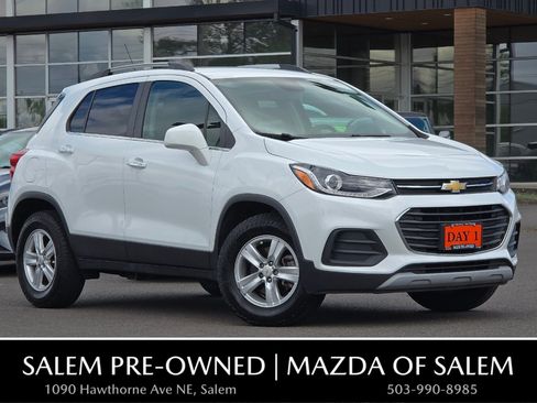 Used 2019 Chevrolet Trax LT w/ LT Convenience Package AWD/4WD image 1