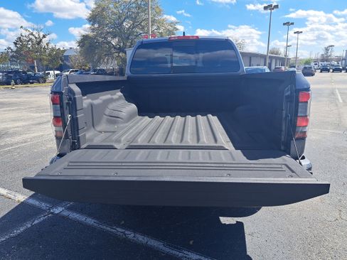 Certified 2025 Nissan Frontier SV image 7