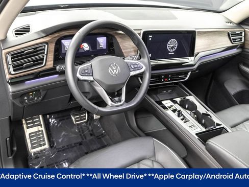 Certified 2025 Volkswagen Atlas SEL Premium R-Line image 5