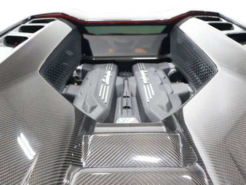 Used 2025 Lamborghini Revuelto AWD/4WD image 78