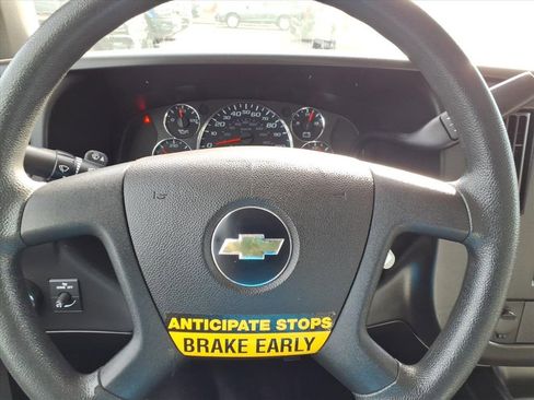 Used 2021 Chevrolet Express 3500 image 12