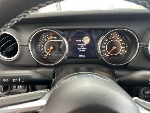 Used 2021 Jeep Gladiator Overland w/ Popular Equipment Package AWD/4WD image 25