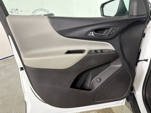 Used 2021 Chevrolet Equinox LT image 10