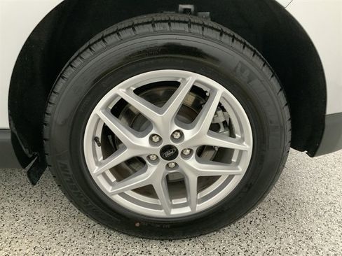 Used 2024 Ford Edge SEL image 15