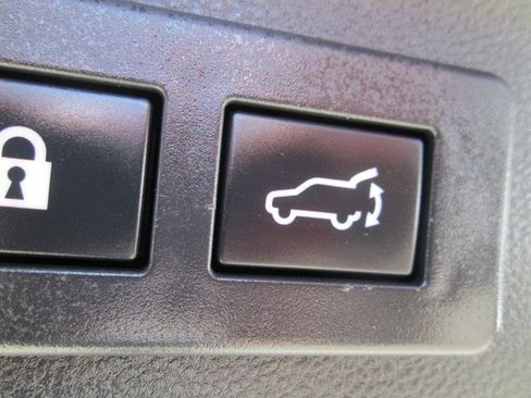 Used 2023 Subaru Forester Premium AWD/4WD image 12