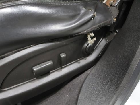 Used 2012 Chevrolet Traverse LT image 11