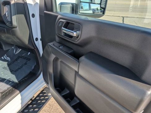 Used 2024 Chevrolet Silverado 2500 Custom w/ Snow Plow Prep/Camper Package AWD/4WD image 4