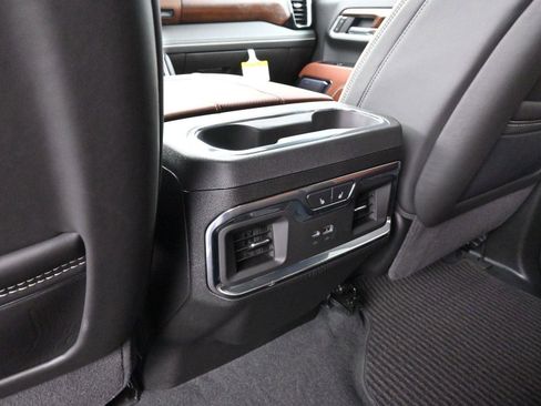 Used 2025 GMC Sierra 2500 Denali Ultimate image 31