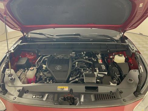 Certified 2024 Toyota Highlander XLE image 31