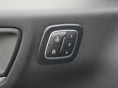 Certified 2025 Ford Escape Platinum image 33