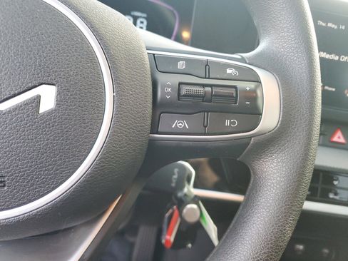 Certified 2025 Kia Sportage LX AWD/4WD image 25