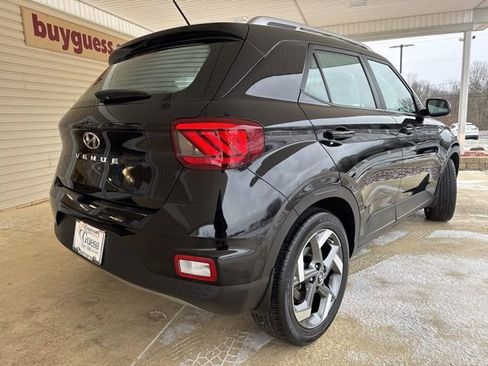 Used 2023 Hyundai Venue SEL image 6