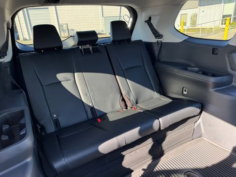 Used 2024 Toyota Grand Highlander Limited image 17