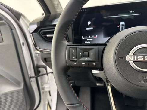 New 2025 Nissan Kicks SR image 13