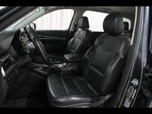 Used 2021 Kia Telluride LX FWD image 5