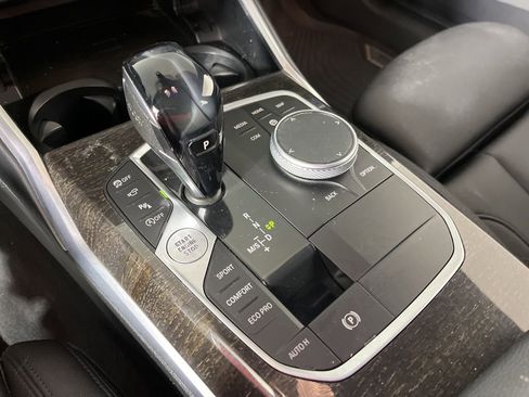 Used 2021 BMW 330i Sedan w/ M Sport Package image 31