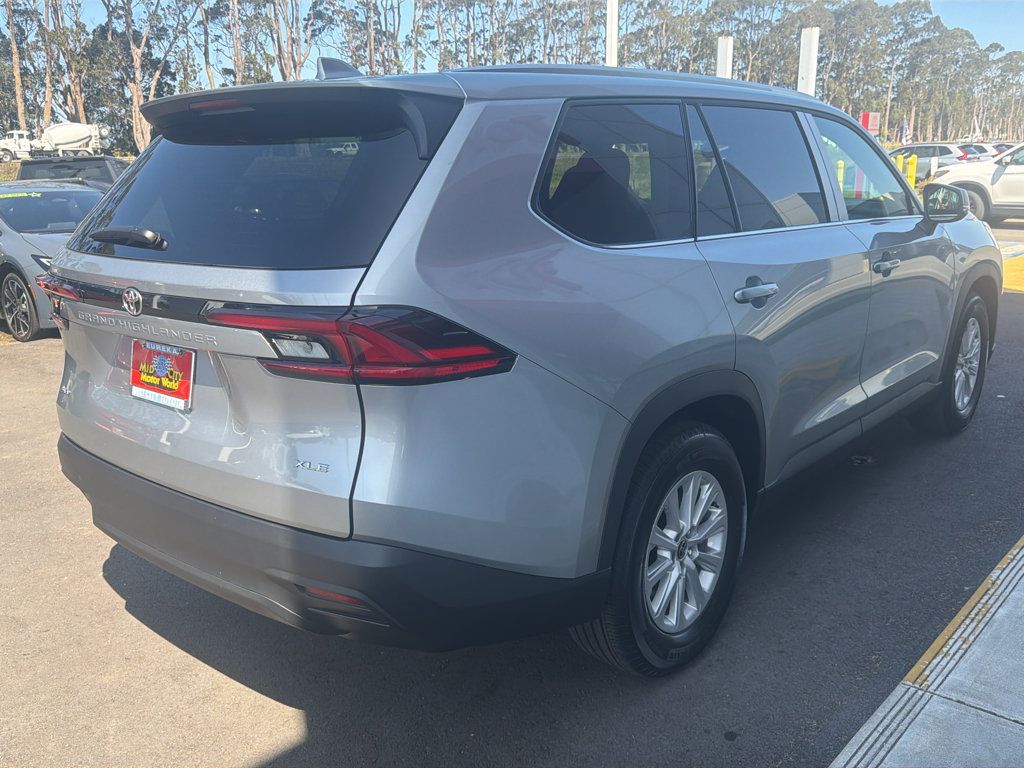 New 2026 Toyota Grand Highlander XLE FWD image 8