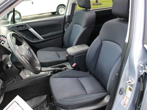 Used 2015 Subaru Forester 2.5i Premium AWD/4WD image 33