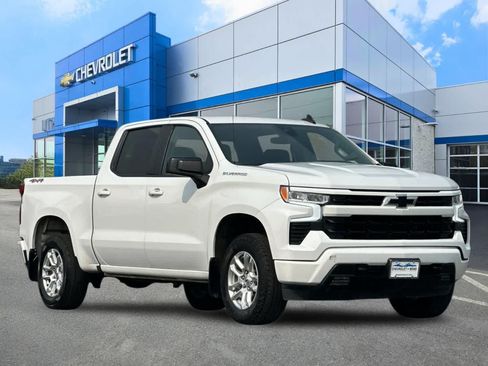 Used 2023 Chevrolet Silverado 1500 RST AWD/4WD image 9