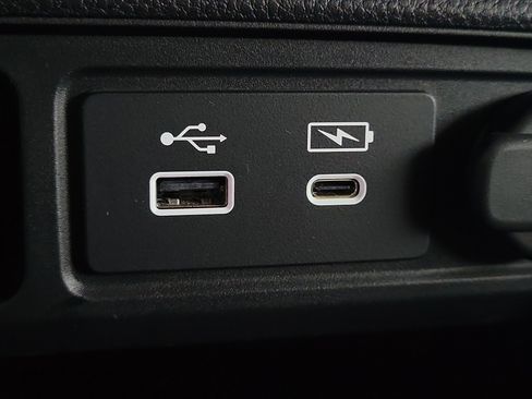 Used 2025 Honda Pilot Elite image 31