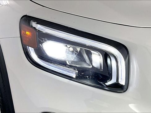 Certified 2022 Mercedes-Benz GLB 250 4MATIC image 27