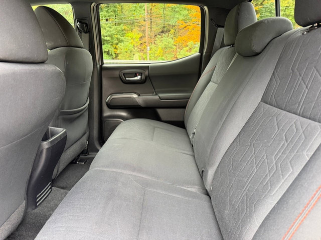 Certified 2020 Toyota Tacoma TRD Off-Road AWD/4WD image 18