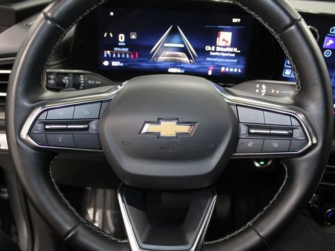 Used 2024 Chevrolet Traverse LT image 36