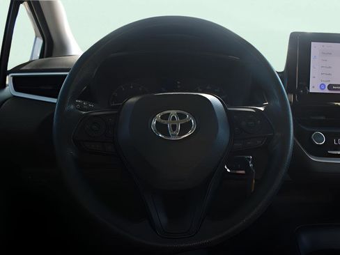 Used 2025 Toyota Corolla LE FWD image 29