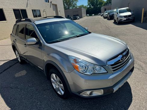 Used 2011 Subaru Outback 2.5i Limited AWD/4WD image 13