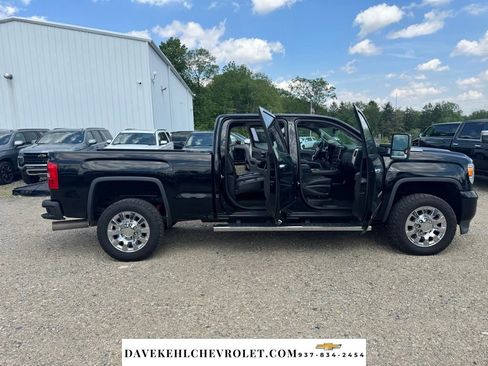 Used 2018 GMC Sierra 2500 Denali w/ Duramax Plus Package AWD/4WD image 30
