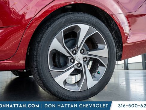 Used 2018 Chevrolet Sonic Premier image 37