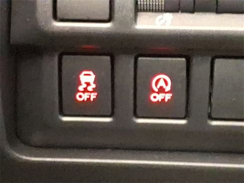 Certified 2023 Subaru Crosstrek 2.0i image 22