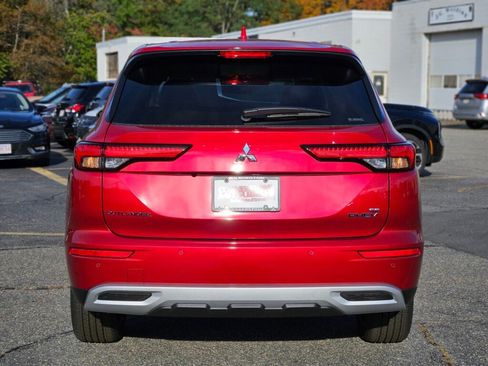 New 2025 Mitsubishi Outlander SE image 4
