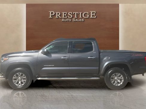 Used 2016 Toyota Tacoma SR5 RWD image 35