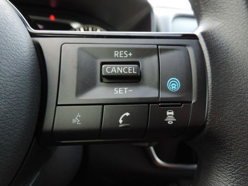 Certified 2023 Nissan Rogue SV FWD image 27