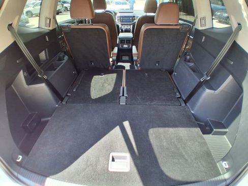 Used 2023 Volkswagen Atlas SEL AWD/4WD image 43