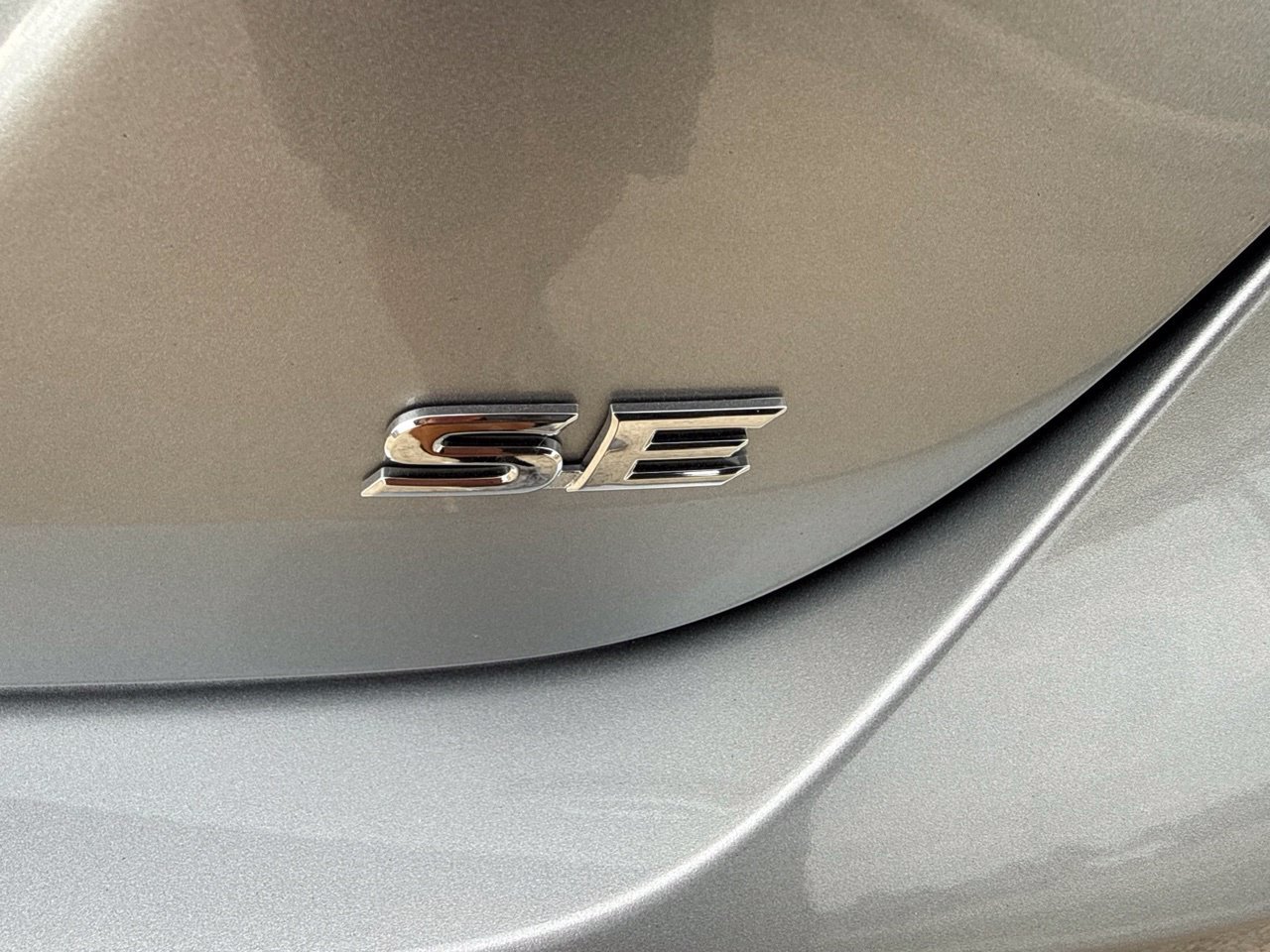 Used 2019 Toyota Camry SE FWD image 10