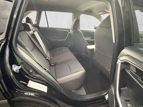 Used 2019 Toyota RAV4 LE AWD/4WD image 15