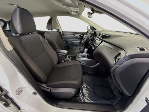 Used 2020 Nissan Rogue Sport S image 28